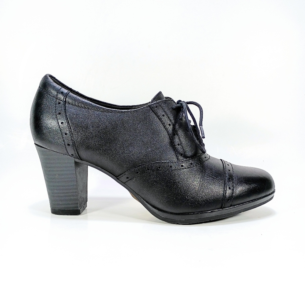 Clarks Collection Brynn Marina Womens 8.5 Black Leather Block Heel Pumps